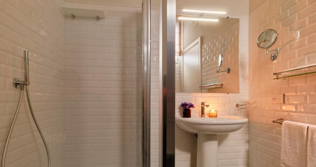 Apartamento Right House - Indipendent In Characteristic Marina District Cagliari Exterior foto