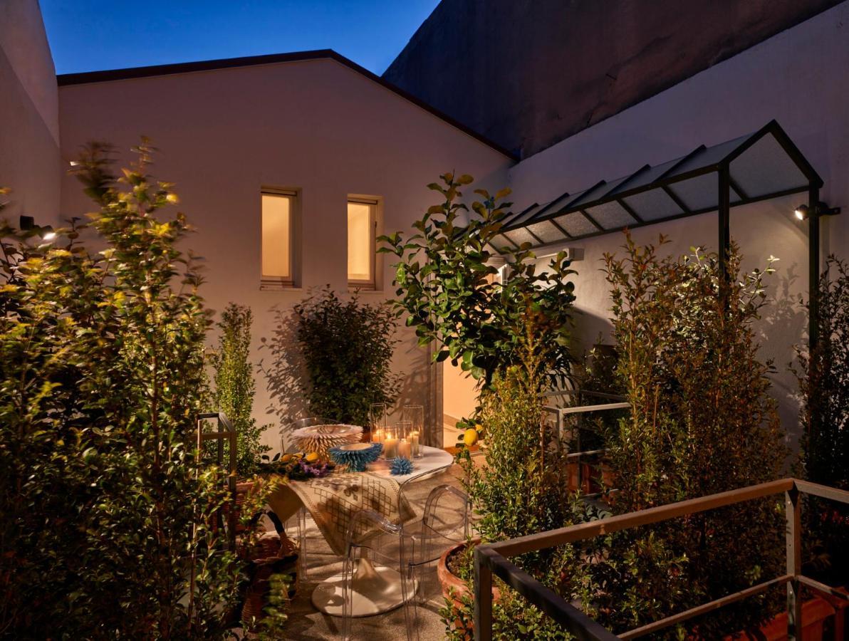 Apartamento Right House - Indipendent In Characteristic Marina District Cagliari Exterior foto